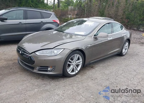2015 Tesla Model S 70D/85D/P85D z USA, uszkodzony, nr VIN 5YJSA1E29FF110528
